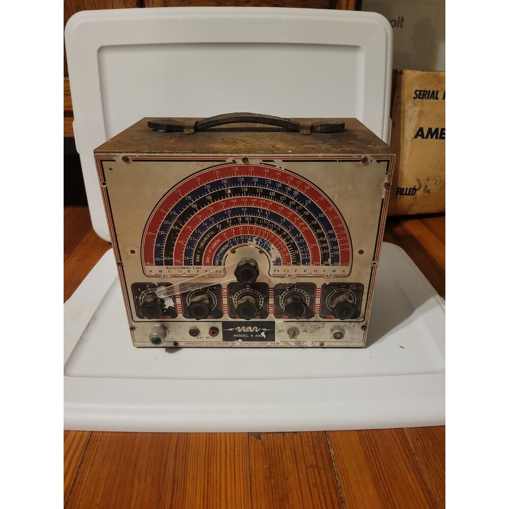 Vintage AEI Approved Electronic Instruments Corp A-200 Signal Generator